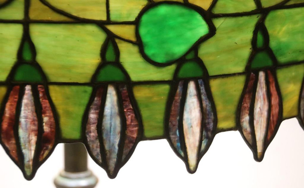 Neuhauser Fuscia Leaded Glass Lamp