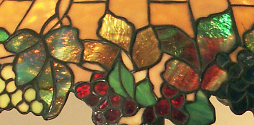 Colonial Leaded Grape Lamp