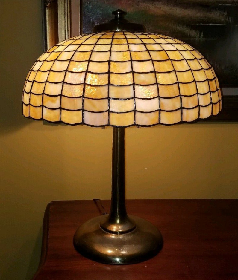 Colonial Leaded Geometric Lamp