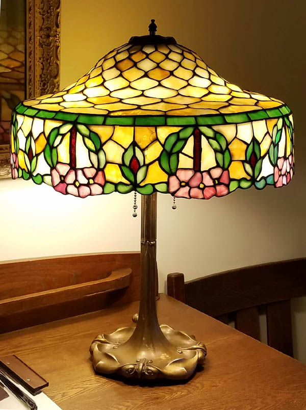 Chicago Mosaic Floral Table Lamp