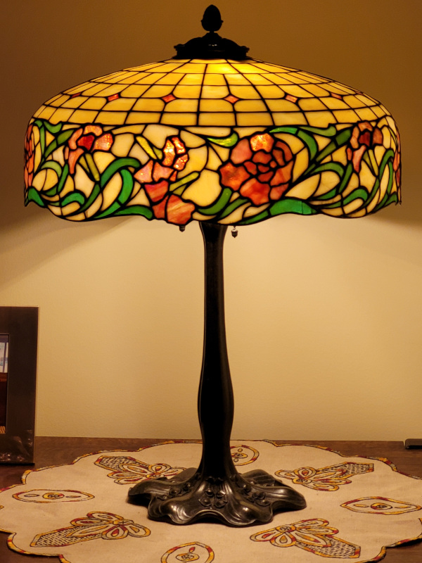Williamson Rose Border  Table Lamp
