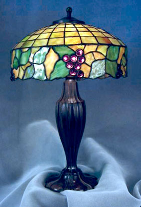 American Grape Pattern Leaded Lamp