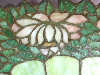 Unique Art Glass Lily Border