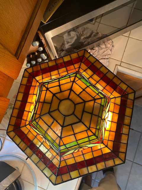 Suess Closed Top Leaded Lamp