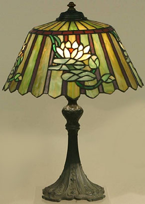 Wilkinson Water Lily Leaded Glass Lamp