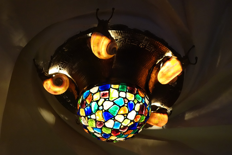 Chunk Glass Snail Ceiling Fixture