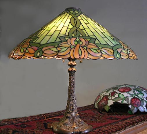 American Stylized Leaded Glass Table Lamp