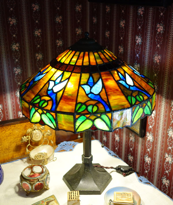 American Leaded Table Lamp