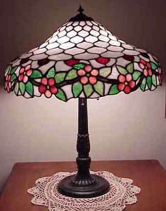 Chicago 
    Mosaic Floral Table Lamp