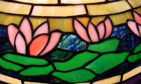 American Lily Border Leaded Glass Table Lamp