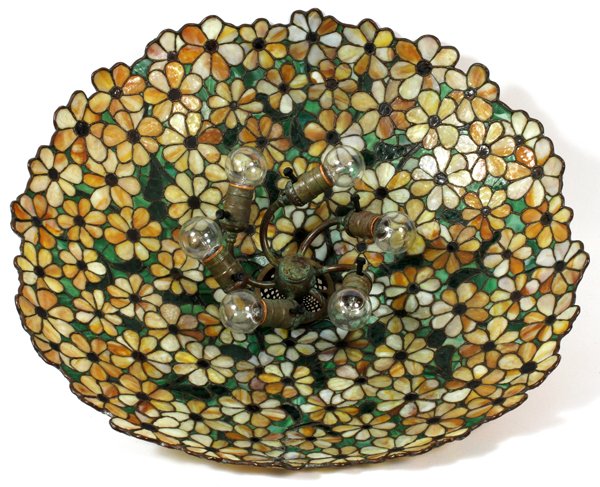 Suess Ornamental Daisy Leaded Shade