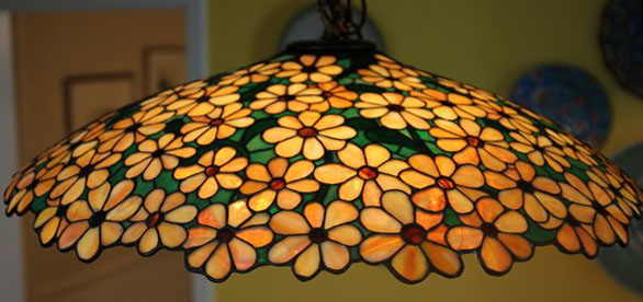 Suess Ornamental Daisy Leaded Shade