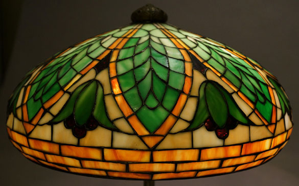 Gorham Green Stylized Floral Table Lamp