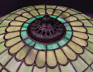 Suess Floral Border Leaded Lamp