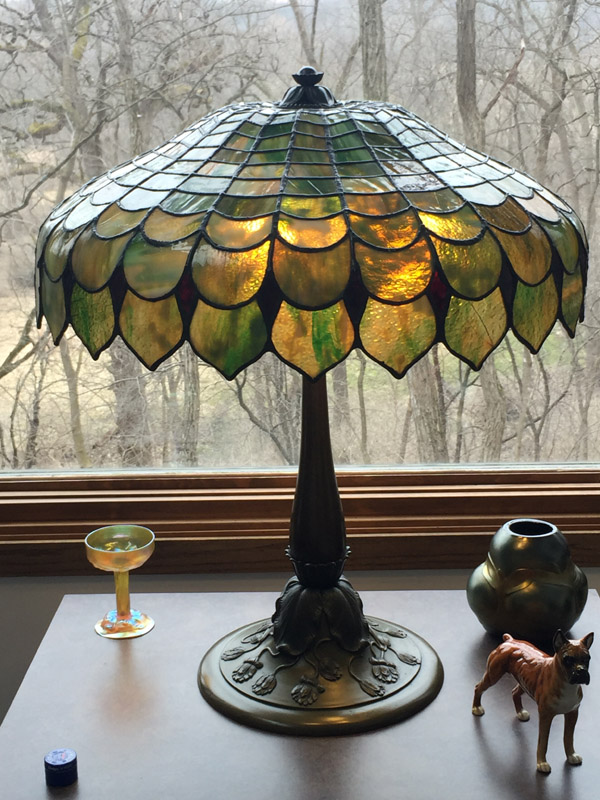 Suess Ornamental Glass Company, Pleated Leaf Lamp