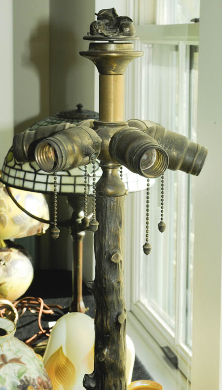 Lemon Tree Leaded Lamp