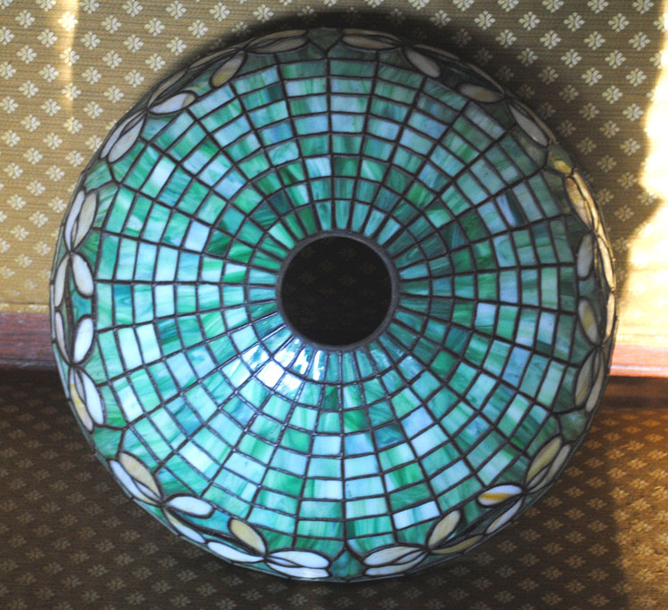Suess Honeysuckle Border table lamp
