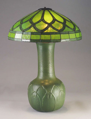 American Arts and Crafts Leaded Glass Table Lamp