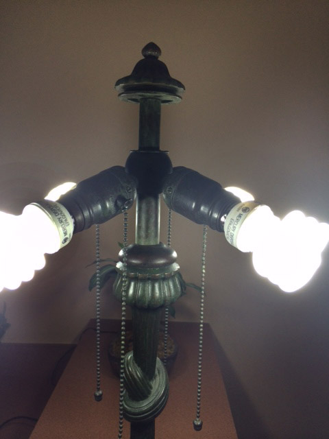 Chapman Daffodil Table lamp