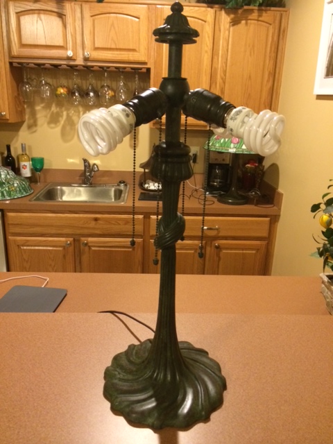 Chapman Daffodil Table lamp