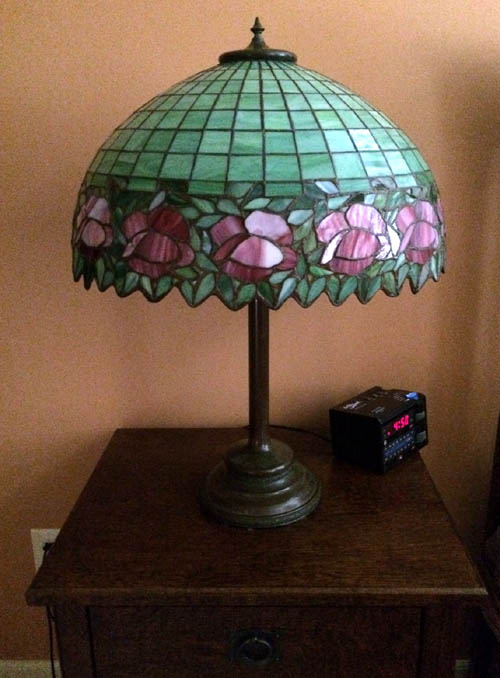 Unique Floral Border Table lamp