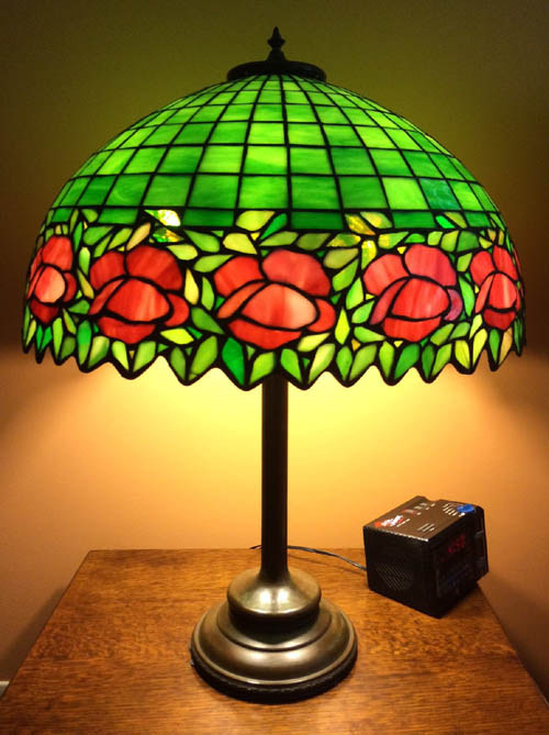 Unique Floral Border Table lamp