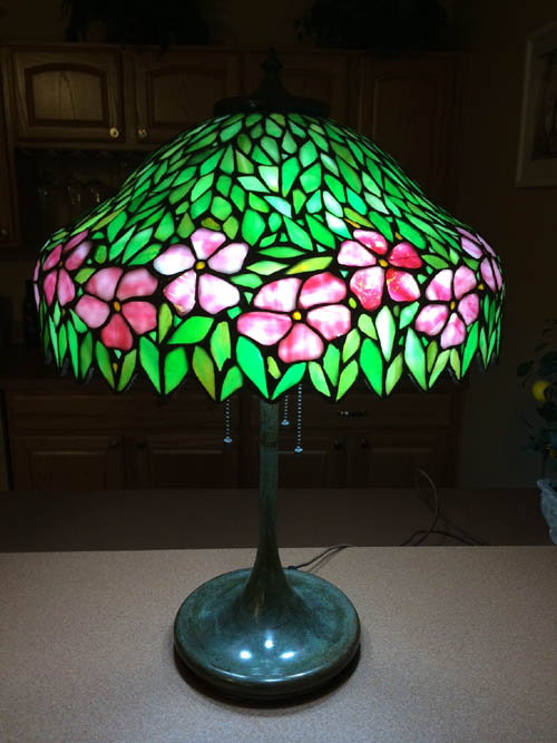Unique Floral Border Table lamp