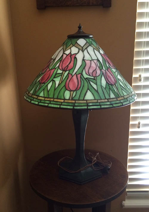 Unique Pink Tulip Table Lamp