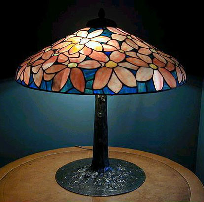 Suess Large Floral Leaded Lamp