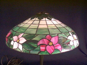 Suess Floral Border Leaded Lamp