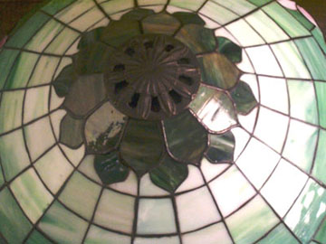 Suess Floral Border Leaded Lamp