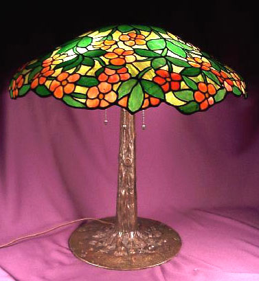 Suess Apple Leaded Table Lamp
