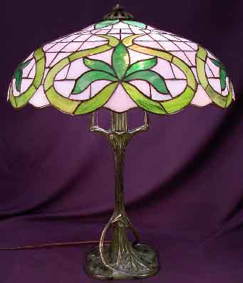 Suess Stylized Leaf Leaded Lamp