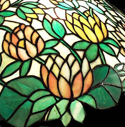 Suess Lily Leaded Lamp