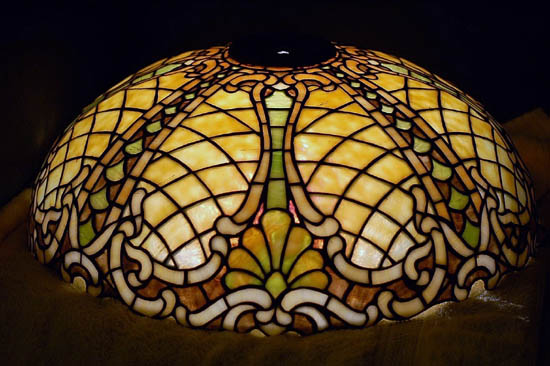 Williamson Colonial Leaded Glass Lamp