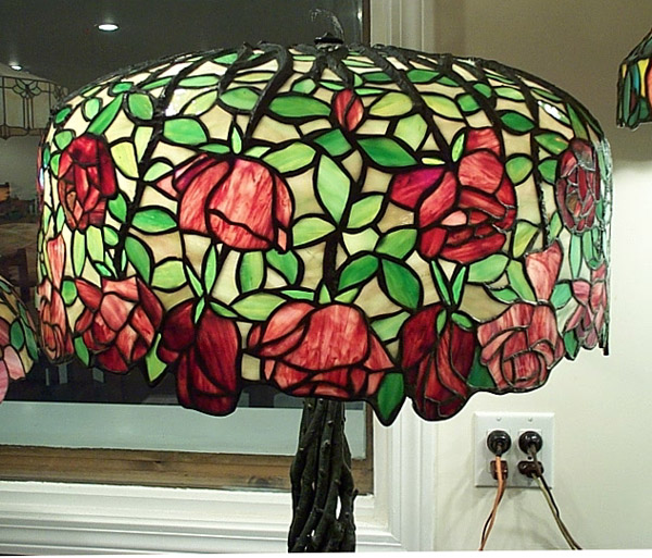 Unique Art Glass and Metal Co, Rose Leaded Lamp