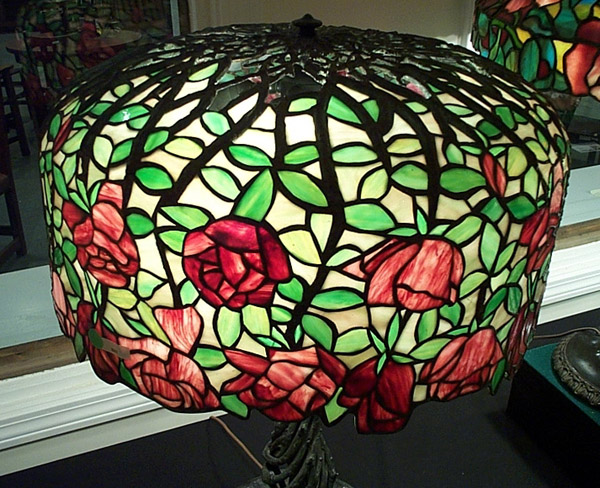 Unique Art Glass and Metal Co, Rose Leaded Lamp