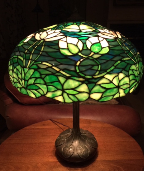 American Lily Pattern Leaded Lamp